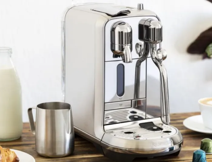 Libera la creatività con Creatista Plus, la nuova macchina per Latte Art  firmata Nespresso